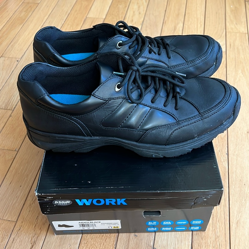 Black Dr. Scholl’s Work Shoes
